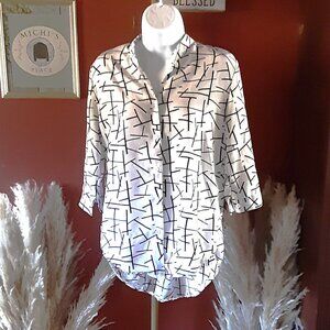 Blouse White with geometric Black Lines